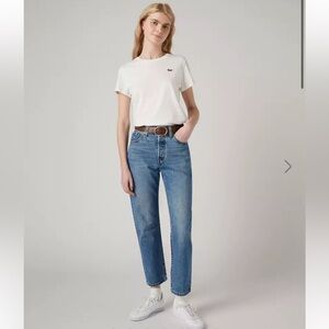 NWT Levi’s Straight Leg Cropped Classic Blue Denim Jeans